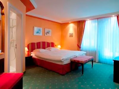 Отель Grand Regina Jungfrau